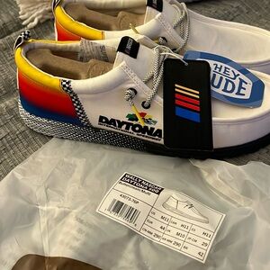 Men’s Hey Dude shoes size 11 New